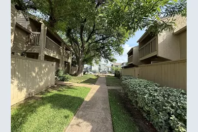 9333 Pagewood Lane, Houston, TX 77063 - Photo 7