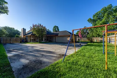428 Old Course Dr, Friendswood, TX 77546 - Photo 19