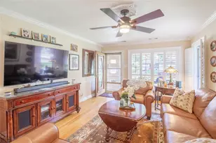 2107 Bron Holly Dr, Houston, TX 77018 - Photo 11