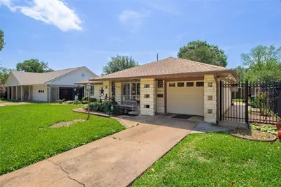 2107 Bron Holly Drive, Houston, TX 77018 - Photo 23