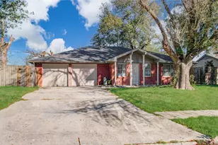 231 Gruss Dr, Houston, TX 77060 - Photo 1