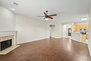 27 E Russet Grove Circle Circle, Conroe, TX 77384 - Photo 7