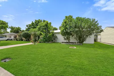 114 Bonita Avenue, Galveston, TX 77550 - Photo 3