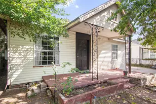 8617 Woodruff St, Houston, TX 77012 - Photo 1