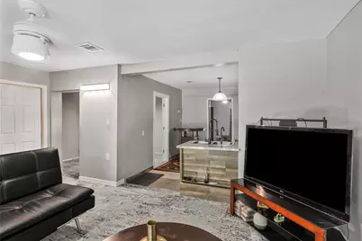 8617 Woodruff Street, Houston, TX 77012 - Photo 9