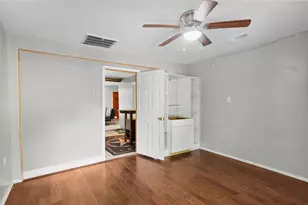 8617 Woodruff St, Houston, TX 77012 - Photo 5