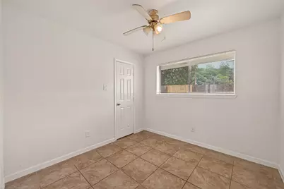 6311 Tall Willow Drive, Houston, TX 77088 - Photo 25