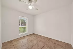 6311 Tall Willow Dr, Houston, TX 77088 - Photo 19