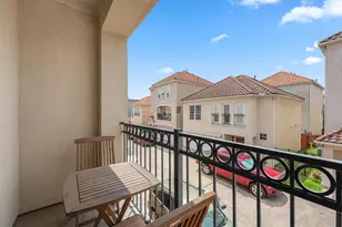 6107 S Arrowana Ln, Houston, TX 77036 - Photo 9