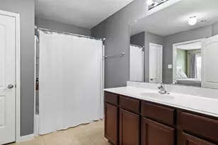 9439 Gold Mountain Dr, Rosharon, TX 77583 - Photo 11