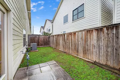 3730 Main Poplar Dr, Houston, TX 77025 - Photo 31