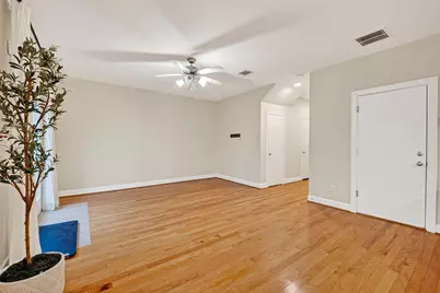 3730 Main Poplar Dr, Houston, TX 77025 - Photo 9