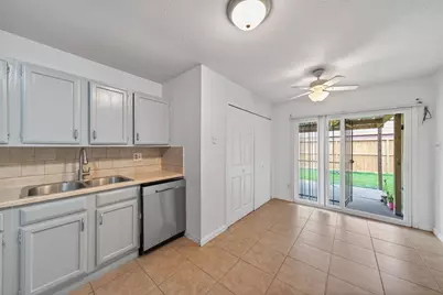 6447 W Fuqua Drive, Houston, TX 77489 - Photo 9