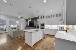 310 W 18th St, Houston, TX 77008 - Photo 13