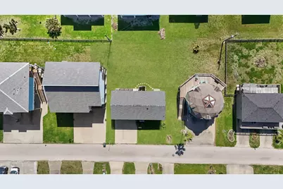 12917 John Reynolds Road, Galveston, TX 77554 - Photo 23