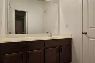 2111 Levant Ln, Baytown, TX 77523 - Photo 5