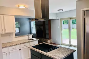 29021 Cherrywood Ln, Shenandoah, TX 77381 - Photo 5