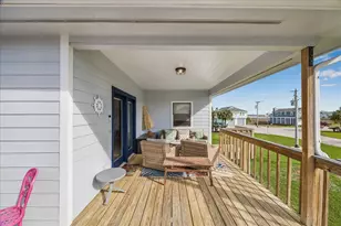 1007 Tiki Dr, Tiki Island, TX 77554 - Photo 17