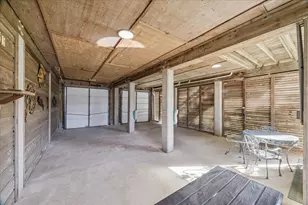 1007 Tiki, Tiki Island, TX 77554 - Photo 33