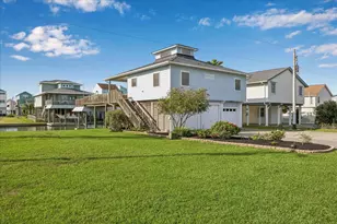 1007 Tiki Dr, Tiki Island, TX 77554 - Photo 5