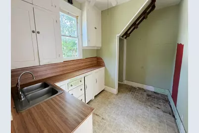 211 Morton Avenue, Palacios, TX 77465 - Photo 9