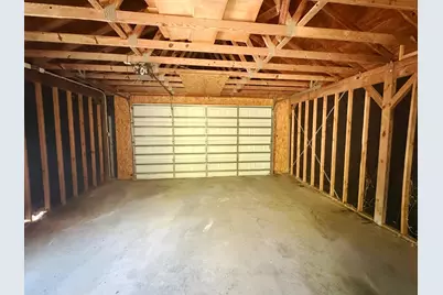 211 Morton Avenue, Palacios, TX 77465 - Photo 5