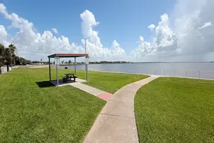 211 Morton Ave, Palacios, TX 77465 - Photo 15