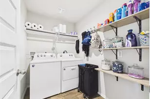 3919 Hawaiian Ct, Baytown, TX 77521 - Photo 9