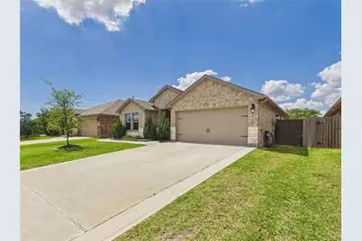 3919 Hawaiian Court, Baytown, TX 77521 - Photo 3