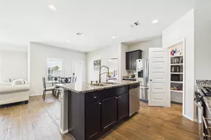 3919 Hawaiian Ct, Baytown, TX 77521 - Photo 11