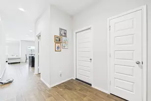 3919 Hawaiian Ct, Baytown, TX 77521 - Photo 5