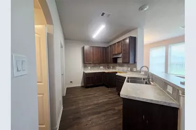 7459 Wheatley Gardens Drive, Houston, TX 77016 - Photo 3