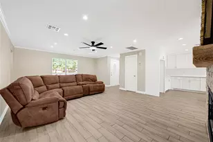 9206 W Sterling Dr, Pearland, TX 77584 - Photo 5