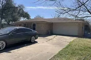 100 Post Oak Ln, Elgin, TX 78621 - Photo 3