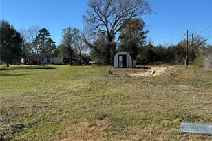 345 20th St, Hempstead, TX 77445 - Photo 1