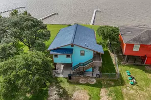 2116 W Bayshore Dr, Palacios, TX 77465 - Photo 5