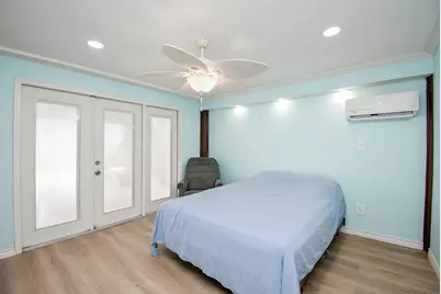 2116 W Bayshore Drive, Palacios, TX 77465 - Photo 37