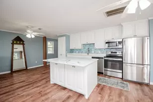 2116 W Bayshore Dr, Palacios, TX 77465 - Photo 21
