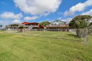 2116 W Bayshore Dr, Palacios, TX 77465 - Photo 45