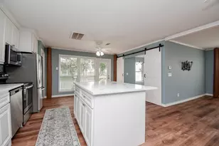 2116 W Bayshore Dr, Palacios, TX 77465 - Photo 17