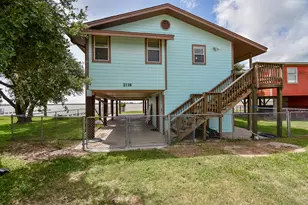 2116 W Bayshore Dr, Palacios, TX 77465 - Photo 7