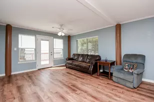 2116 W Bayshore Dr, Palacios, TX 77465 - Photo 25