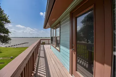2116 W Bayshore Drive, Palacios, TX 77465 - Photo 13