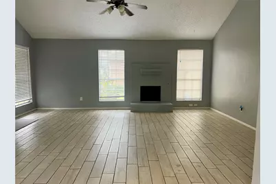 10610 Sandy River Drive, Sugar Land, TX 77498 - Photo 7