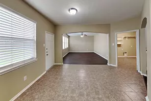 1927 Makenna Ln, Houston, TX 77049 - Photo 3
