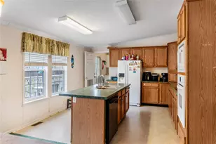 1005 Baumgarten, Schulenburg, TX 78956 - Photo 7