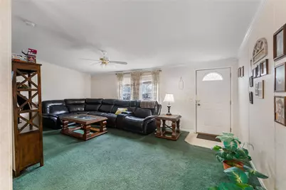 1005 Baumgarten, Schulenburg, TX 78956 - Photo 5