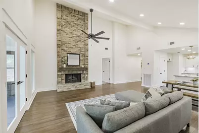416 Rolling Hills Drive, Panorama Village, TX 77304 - Photo 11