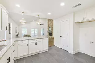 416 Rolling Hills Dr, Panorama Village, TX 77304 - Photo 15
