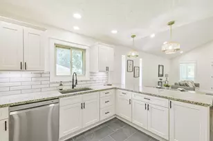 416 Rolling Hills Dr, Panorama Village, TX 77304 - Photo 17